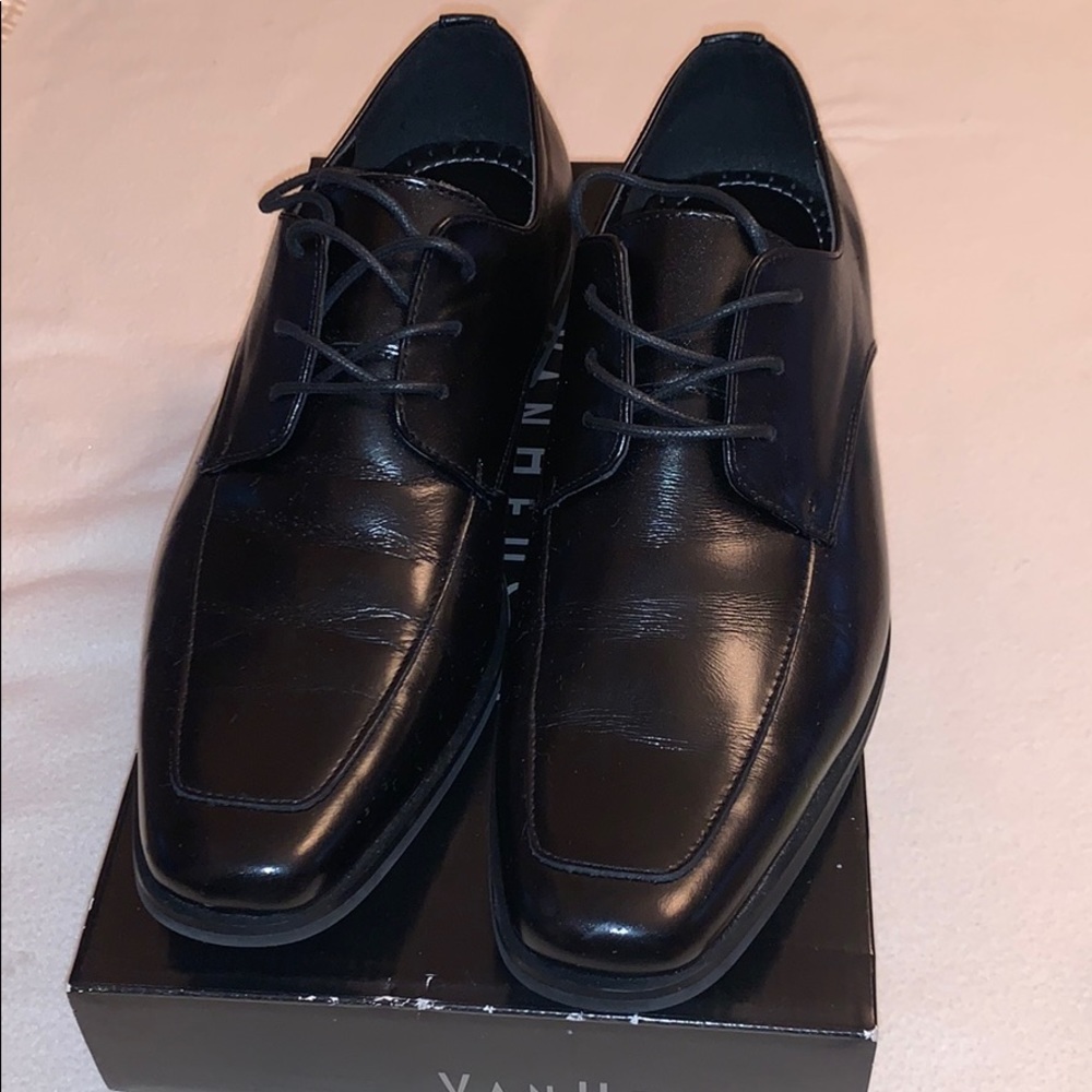 Van Heusen men shoe